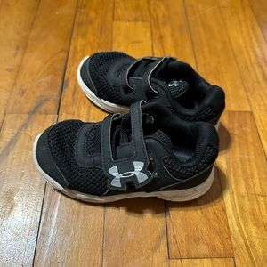 UA toddler tennis shoes